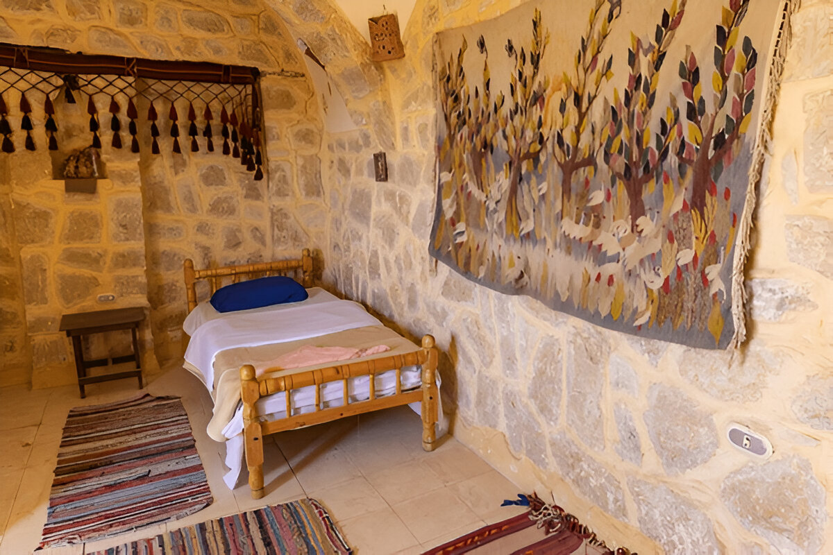 White Desert & Bahariya Oasis 